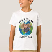 Aangepaste planeet hartfoto Aarde elke dag T-shirt (Voorkant)