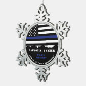 Aangepaste politiefunctionaris-waardering in blauw tin sneeuwvlok ornament (Rechts)