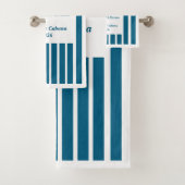 Aangepaste Preppy Navy Gestreepte Monogram Zwembad Bad Handdoek (Insitu)