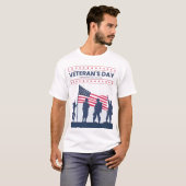Aangepaste Prettige Veteranendag! Dank U Kaarten 2 T-shirt (Voorkant volledig)