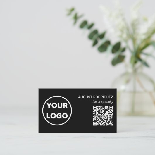 Aangepaste QR Code Business Logo Modern Black Visitekaartje (Staand voorkant)