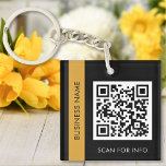 Aangepaste QR-code Tekst Modern Black Gold Busines Sleutelhanger<br><div class="desc">Upload een code QR, voeg tekst toe, en creëer gemakkelijk uw gepersonaliseerde sleutelhanger. Klik op BEWERKEN om de achtergrondkleur of tekstkleur te wijzigen. U kunt dit ONTWERP overdragen op andere Zazzle producten en het aanpassen om de meeste Zazzle punten te passen. De standaard design van Studio worden gemaakt in high-resolution...</div>