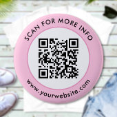 Aangepaste QR Code Tekst Roze Wit Zwart Ronde Button 5,7 Cm