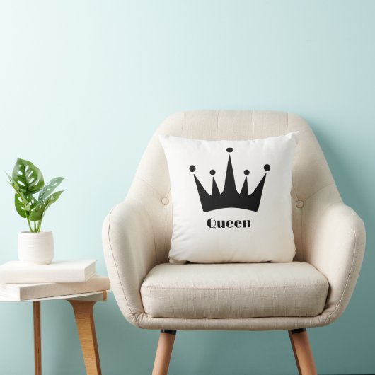 Aangepaste Queen Tekst Zwart Kleur Crown Afbeeldin Kussen (Stoel)