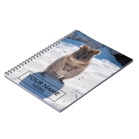 Aangepaste Quokka op het strand Notitieboek (Linkerzijde)