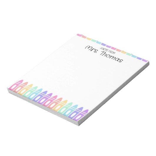 Aangepaste regenboogkrayon Kindergarten Teacher-la Notitieblok (Linkerzijde)