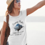 Aangepaste reis met Alaska Ship Orca T-shirt<br><div class="desc">Dit ontwerp werd gecreeerd door digitale kunst. U kunt de stijl van dit shirt veranderen door Meer > onder de stijloptie te kiezen. Het kan worden gepersonaliseerd door op de aanpassingsknop te klikken en de kleur te wijzigen, een naam, initialen of je favoriete woorden toe te voegen. Neem contact met...</div>