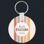 Aangepaste Retro Beste Vrienden BFFs Schattigee Be Sleutelhanger<br><div class="desc">Aangepaste Retro Stripes Patroon Beste Vrienden BFFs Schattigee Besties Gifts!</div>