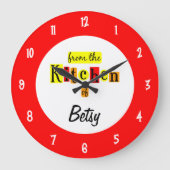Aangepaste Retro Rode Klok 'Vanuit de Keuken Van' (Voorkant)