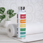 Aangepaste Retro Stripes Motivate, Hydrate, Voel g Waterfles<br><div class="desc">Eenvoudig bewegend ontwerp met retro gekleurde strepen,  de tekst Motivate,  hydraat,  voel geweldig en heet.</div>