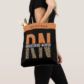 Aangepaste RN geregistreerde zenuwluipaard Typogra Tote Bag (Dichtbij)