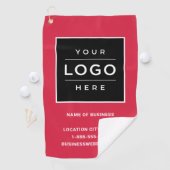 Aangepaste rode bedrijfsnaam en logo golfhanddoek (Insitu)
