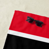 Aangepaste rode en zwarte naamstrepen strandlaken (In situ)