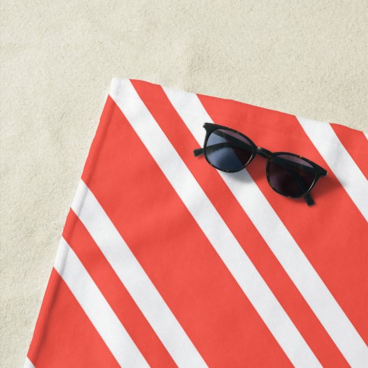 Aangepaste rode Oranje en witte strepen Strandlaken (In situ)