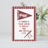 Aangepaste rode pinstripe honkbal verjaardag uitno kaart (Staand voorkant)