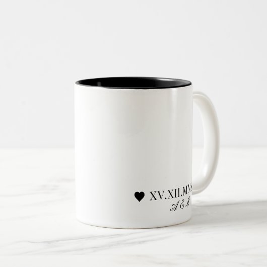 Aangepaste Romeinse nummerdatum Jubileum Tweekleurige Koffiemok (Voorkant rechts)