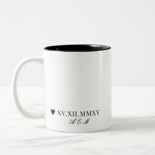 Aangepaste Romeinse nummerdatum Jubileum Tweekleurige Koffiemok (Links)