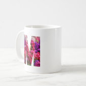 Aangepaste Roze Bloemen M Initiaal en Naam Mok (Voorkant links)