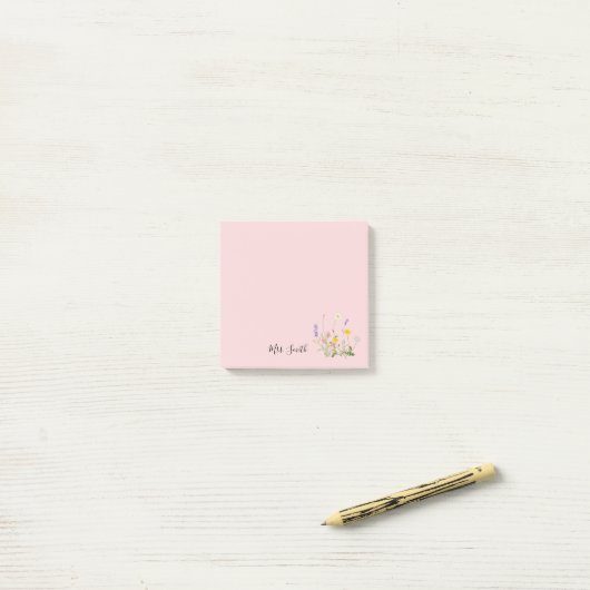 Aangepaste roze bloemige monogram post-it® notes (Op bureau)