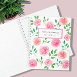 Aangepaste roze Floral Planner<br><div class="desc">Deze florale Planner is versierd met roze rozen van de waterverf en groene bladeren. Eenvoudig aan te passen. Gebruik de optie van het Hulpmiddel van het Ontwerp om de tekstgrootte, de stijl, en de kleur te veranderen. Omdat wij ons kunstwerk creëer, zult u dit nauwkeurige afbeelding niet vinden van andere...</div>