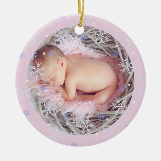 Aangepaste Roze Keepsake Foto Baby's Eerste Kerstm Keramisch Ornament (Voorkant)