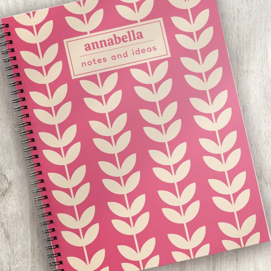 Aangepaste Roze Retro Vibe Leaf Patroon Monogram Notitieboek