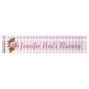 Aangepaste roze  Roos Baby Nursery Name Naambordje