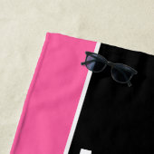 Aangepaste roze spelersnaam strandlaken (In situ)