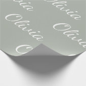 Aangepaste Sage Green Pastel Script Name Cadeaupapier (Hoek)