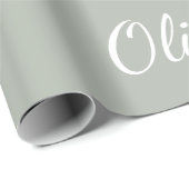 Aangepaste Sage Green Pastel Script Name Cadeaupapier (Rol Hoek)