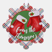 Aangepaste Santas Mittens op rood groen spelpatroo Ornament Kaart (Achterkant)