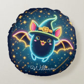 Aangepaste Schattigee Bat Witch's Pet Halloween Nu Rond Kussen (Voorkant)