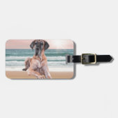 Aangepaste Schattigee Grote Deen Hond Zittend op h Bagagelabel (Voorkant horizontaal)