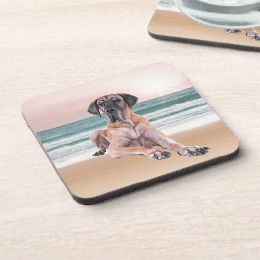 Aangepaste Schattigee Grote Deen Hond Zittend op h Onderzetter (Linkerzijde)