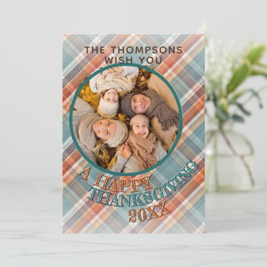 Aangepaste Schattigee Vrolijke Thanksgiving Plaid  Feestdagenkaart (Staand voorkant)