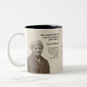Aangepaste scriptie-monogram HARRIET TUBMAN-citaat Tweekleurige Koffiemok (Links)
