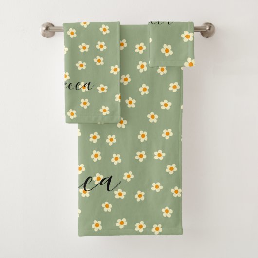 Aangepaste scriptnaam Cute Daisies Pattern Groen Bad Handdoek (Insitu)
