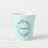 Aangepaste scriptnaam Monogram in Wildflower Wreat Latte Mok (Voorkant)