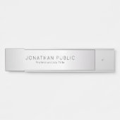 Aangepaste Sjabloon Faux Silver Naam Elegant Moder Deurbordje (Voorkant)
