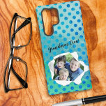 Aangepaste Sjabloon papiergat fotopoolpunt Samsung Galaxy Hoesje<br><div class="desc">Dit sjabloon-ontwerp heeft een plaatsaanduidingsfoto van jongens die door een geslagen papiergat kijken dat U VERVANGT met uw favoriete foto van familieleden of een huisdier (huisdieren). Mogelijk moet u verschillende foto's proberen voordat u een geweldige pasvorm krijgt in de oneven gevormde instelling. Een vierkante foto of een horizontale foto met...</div>