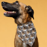 Aangepaste Sjabloon Pet Cat Dog Foto Tegel Bandana<br><div class="desc">Dit ontwerp kan op het gebied worden gepersonaliseerd dat door de foto en/of tekst te veranderen wordt verstrekt. Of het kan worden aangepast door de klik te kiezen om verdere optie aan te passen en de kleur, de achtergrond te schrappen of te veranderen, tekst toe te voegen, de tekstkleur of...</div>
