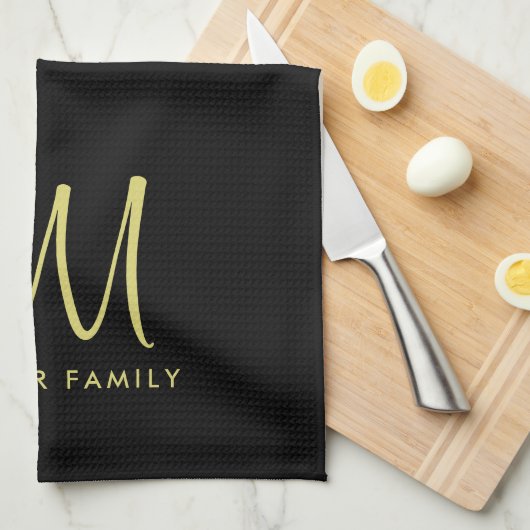 Aangepaste Sjabloon Zwart Goud Monogram Familienaa Theedoek (Quarter Fold)