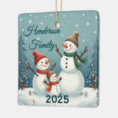 Aangepaste sneeuwmannenfamilie van drie keramisch ornament (Links)