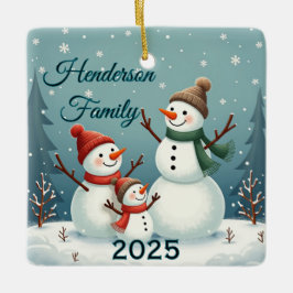 Aangepaste sneeuwmannenfamilie van drie keramisch ornament