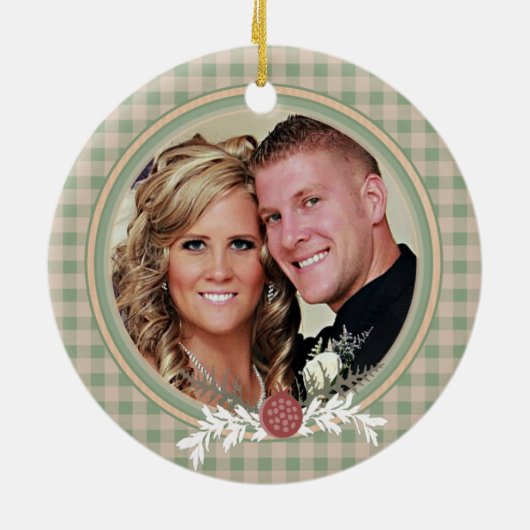 Aangepaste Snowman Couple 1e kerstfoto-versiering Keramisch Ornament (Achterkant)