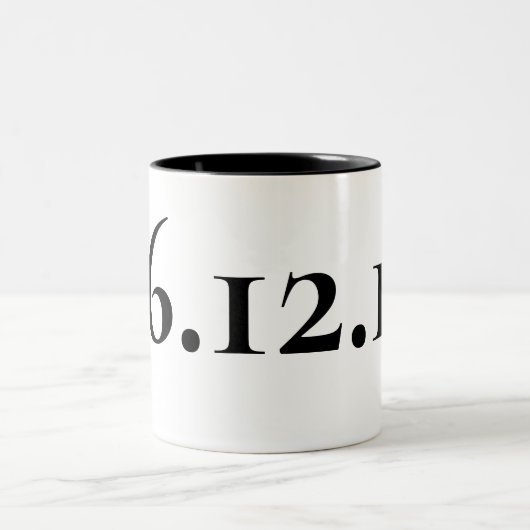 Aangepaste speciale datum zwart en wit tweekleurige koffiemok (Center)