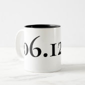 Aangepaste speciale datum zwart-wit tweekleurige koffiemok (Voorkant links)