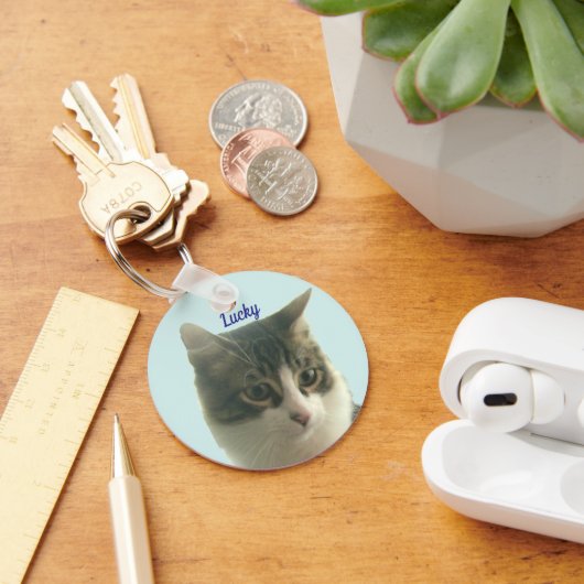 Aangepaste Tabby Kat Foto op Lichtblauw Sleutelhanger (Bureau)