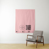 Aangepaste Table Runner Banner Pink Business QR-co Wandkleed (In situ)