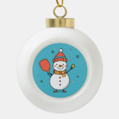 Aangepaste tekst Dinking Snowman Keramische Bal Ornament (Voorkant)
